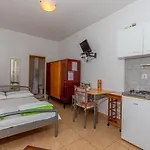 In 41528 Apartman *