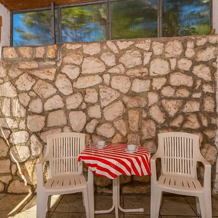 Apartament In 41528